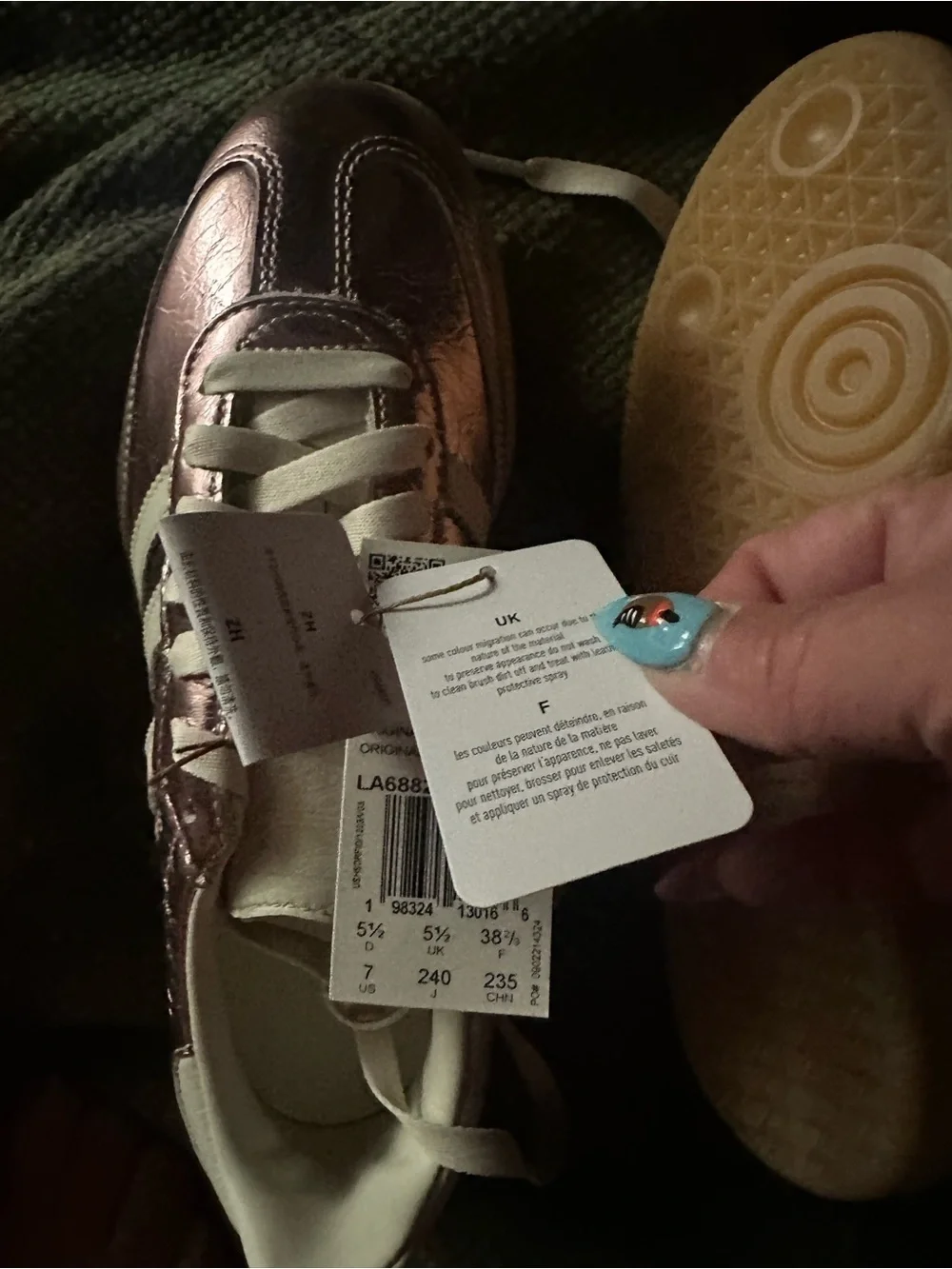 NWT Adidas samba Metallic Rose Gold Women's Casual Sneakers with White Stripes